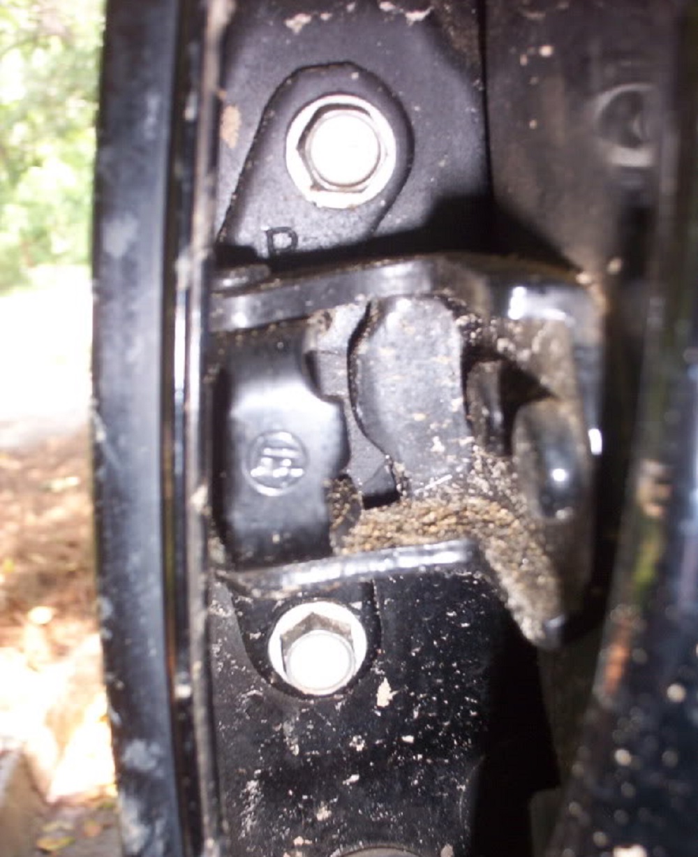<i>YotaTech DIY</i>: 3rd Gen Quick-release Door Hinges