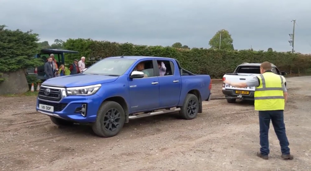 Hilux v Ranger Tug