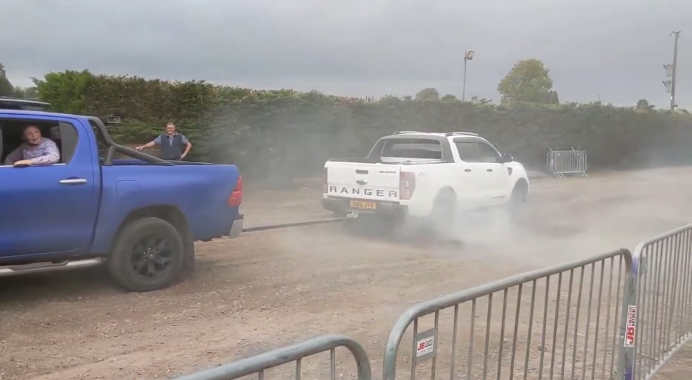 Hilux v Ranger Tug