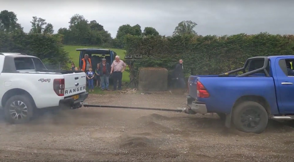 Hilux v Ranger Tug