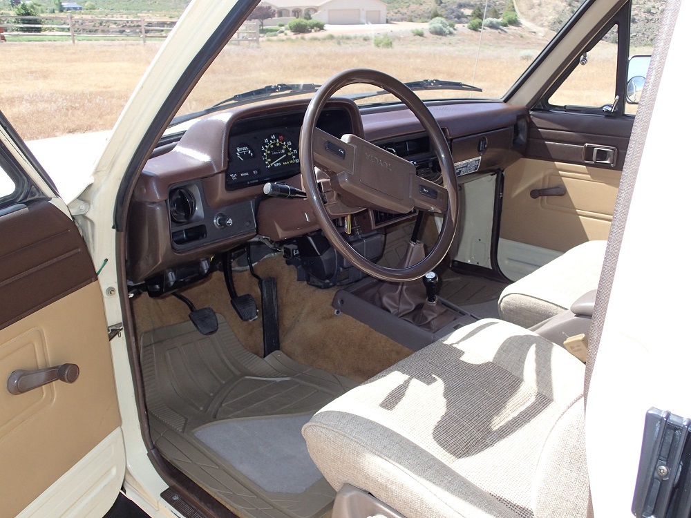 1983 DLX 4x4 Pickup