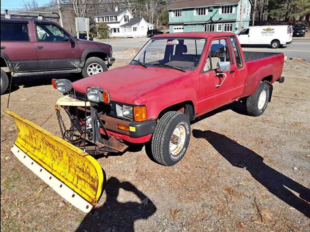 Build Thread Spotlight: 1985 Xtra Cab Restoration