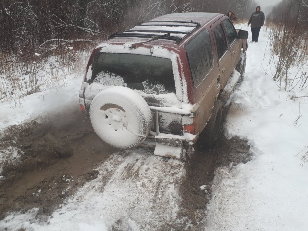4Runner in snow