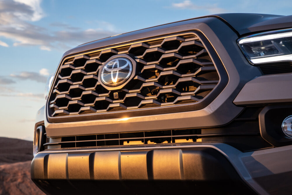 tacoma grille toyota logo