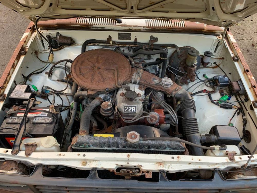 What's Left of this Mega-rusty '84 Toyota Pickup Still Runs