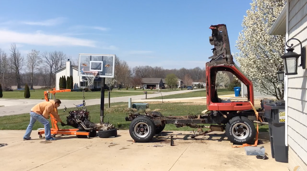 22R-E Engine Removal