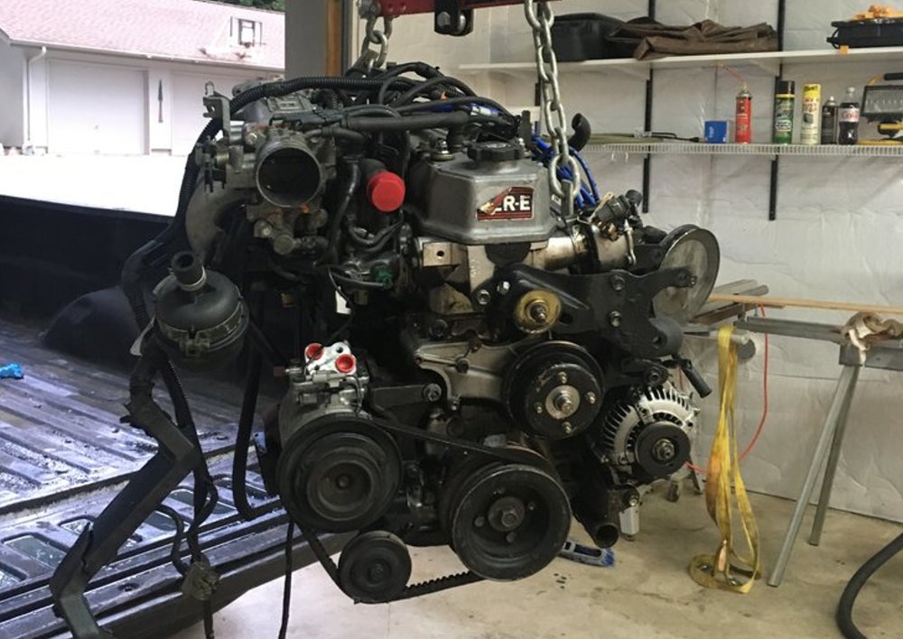 1987 Toyota 4Runner Gets a Beautifully Rebuilt 22RE