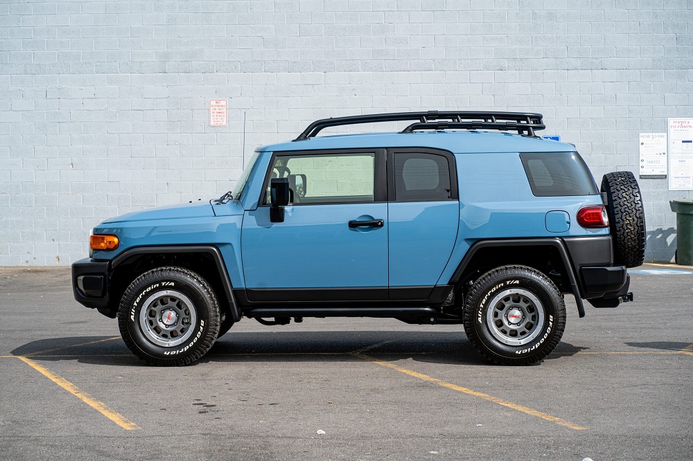 64-Mile 2014 Toyota FJ Cruiser