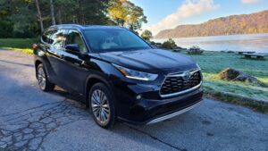 2021 Toyota Highlander Hybrid Platinum Reviewed – Comfy, Compromised
