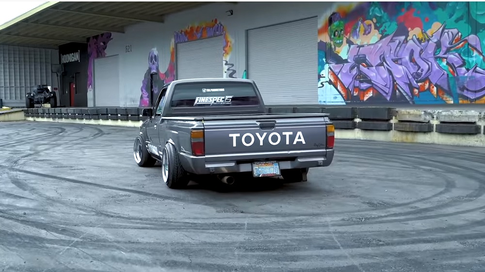 Toyota Pickup 1JZ Swap