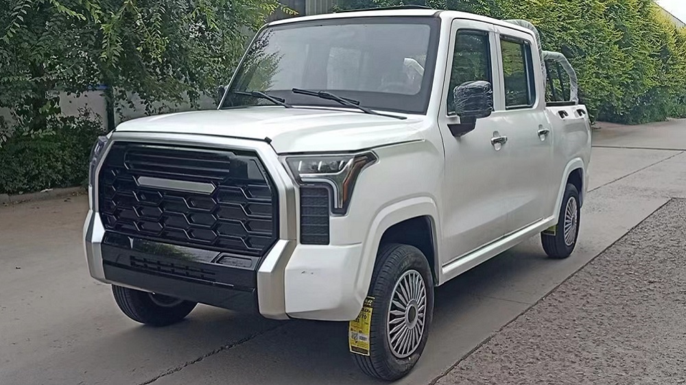 Weird Toyota Tundra Wannabe