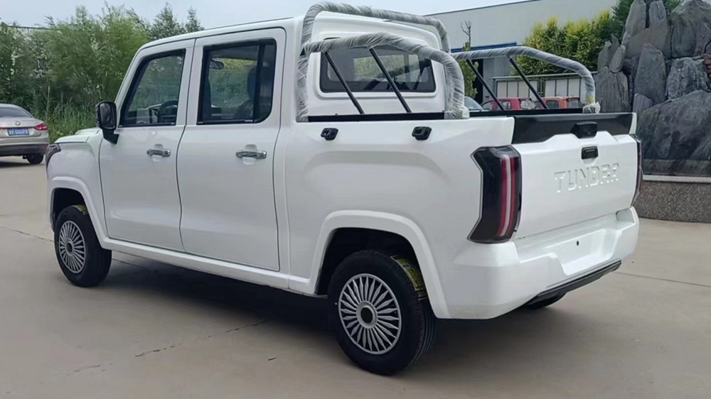Weird Toyota Tundra Wannabe